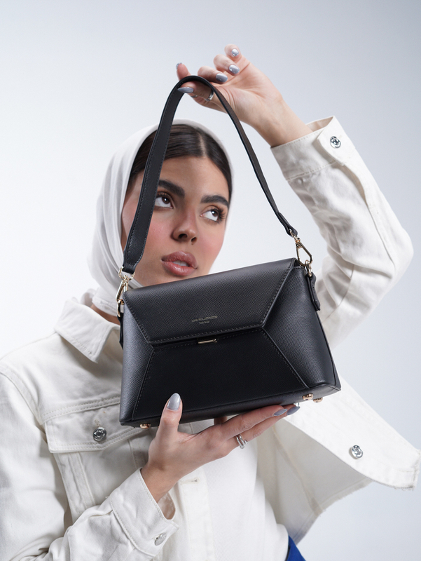 کیف دوشی زنانه دیوید جونز مدل CM7206